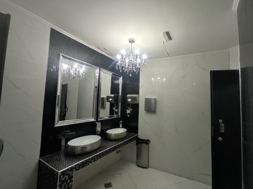 Se Vende Local 200 M2 En Abbott