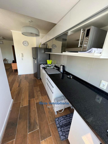 Imagen 9 de 15 de Pocitos Venta Apartamento C/ Muelbes 2 Dormitorios.