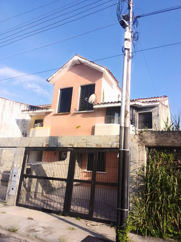 Casa En Las Quintas Del Norte, Naguanagua. Fv