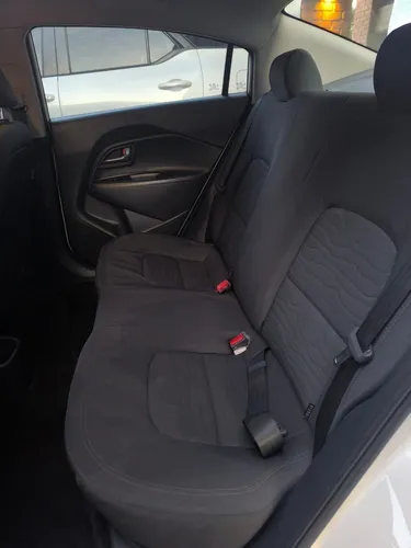 Kia Rio 1.4 4 p Automática