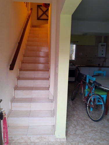 Imagen 4 de 14 de Excelente Propiedad Con 2 Dúplex Y Local Garage En Santa Ter