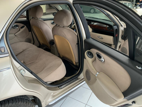 Imagen 12 de 15 de Rover 75