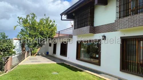 Agp Fabulosa Casa Remodelada. En Venta En La Boyera, Ubicada En Calle Cerrada 25-12979 Ys