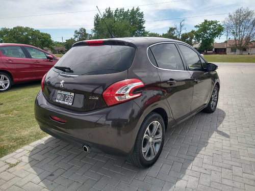 Imagen 5 de 11 de Peugeot 208 2014 1.6 Feline Pack Cuir