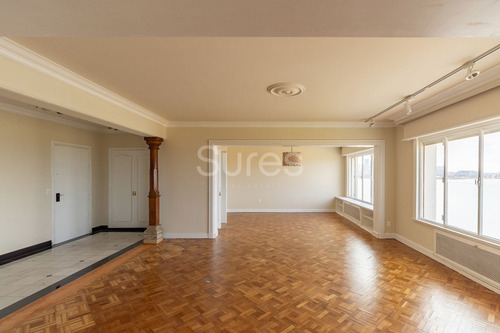 Alquiler De Apartamento En 3 Dormitorios, Punta Carretas, Montevideo (ref: Srs-12002)