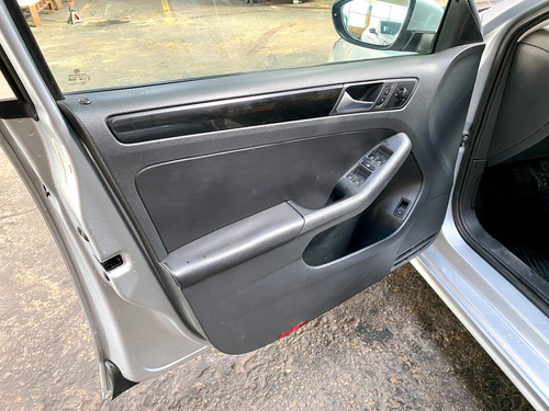 Volkswagen Vento 2.5 Luxury 170cv