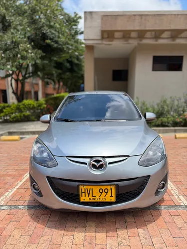 Mazda 2 .