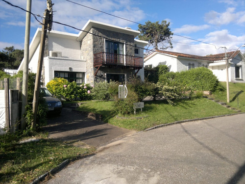 Hermosa Casa En Linda Zona De Punta Del Este.ref: 6241