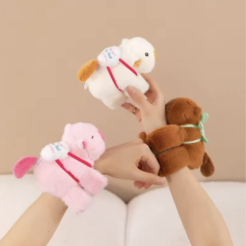 Capibara Brazalete Pulsera Con Movimiento De Colita Musical Marrón Oscuro