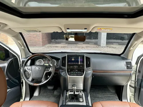 Toyota Land Cruiser SAHARA VXR LC200 DIESEL