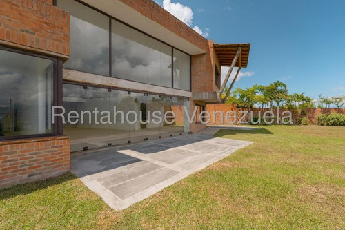 Casa En Venta En La Hatillana, El Hatillo.
