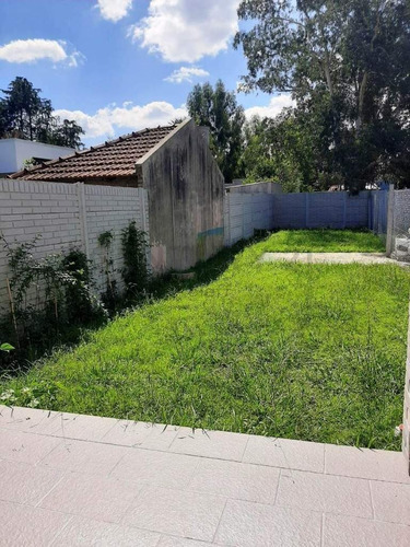 135 Entre 473 Y 474. Casa De Dos Dormitorios En Venta. City Bell