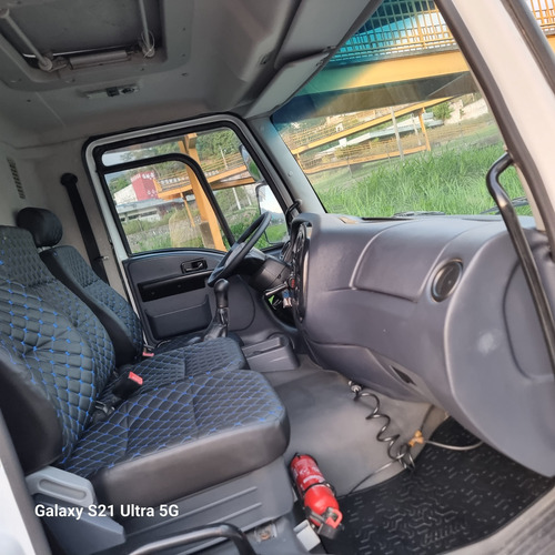 Ford Cargo Modelo 1519 Ano 2014 Na Carroceria Com Ar