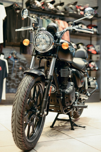 Imagen 4 de 8 de Royal Enfield Meteor 350 Stellar Black.