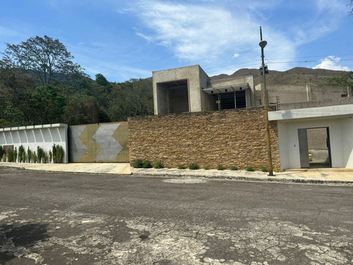 (ac678) Casa Unifamiliar En Naguanagua Espaciosa Ideal Para Inversionistas Y Visionarios En La Arquitectura