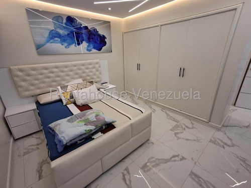 Bello, Moderno, Remodelado, Excelente Vista. 25-24297