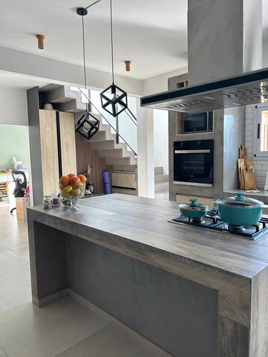 Casa En Venta - 2 Dormitorios 3 Baños - Cochera - 210mts2 - Canning