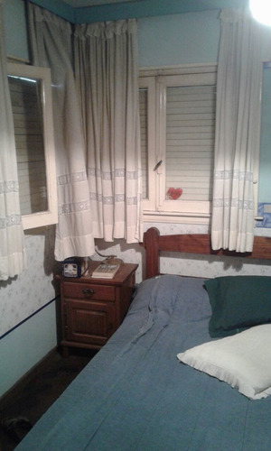 Imagen 4 de 14 de Venta De Chalet Sobre Amplio Lote En Adrogué. Nuevas Condici