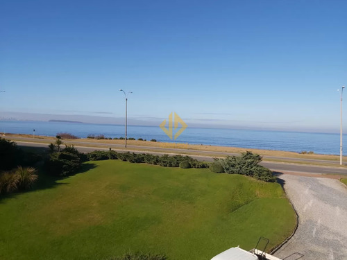 Frente Al Rio De La Plata Y Con Excelente Vista