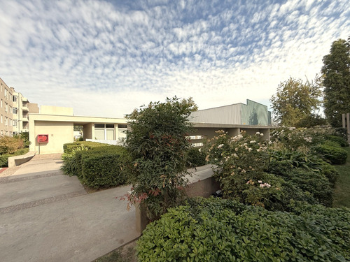 Moderno / Colegio Lincoln / Strip Center