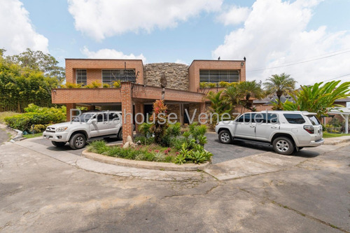 Casa En Venta En Alto Hatillo Caracas Jardin Vista Panoramica Angela Tochon