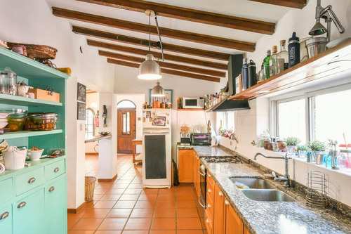 Casa De 4 Dormitorios En Venta - Reciclada - Alberdi