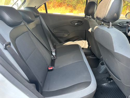 Chevrolet Onix ONIX HATCH ACTIV 1.4 8V FLEX 5P AUT.