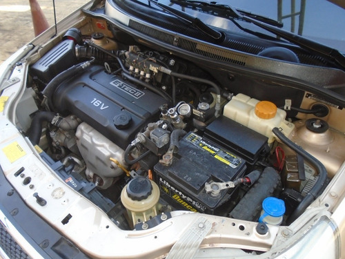 Chevrolet Aveo Lt - Automática
