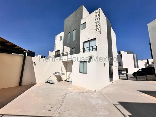 Venta - Casa En Esquina Con 3 Recámaras Y Terreno Excedente, El Mirador | Rahqro
