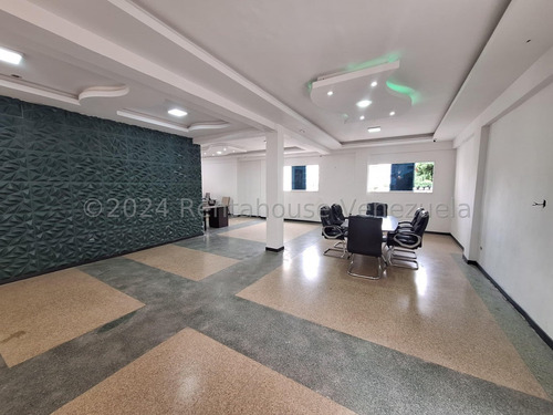 Estupendo Edificio Comercial En Venta Mls 24-27845 Sabana Grande