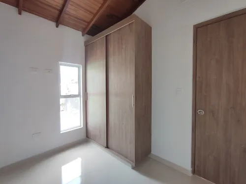Casa En Arriendo En Prados Del Este. Cod A30837
