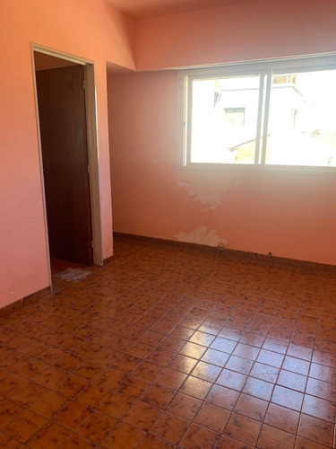 Departamento En Venta De 2 Dormitorios En La Tablada