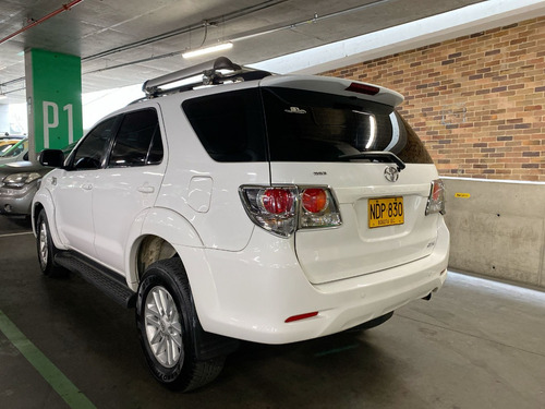 Imagen 8 de 25 de Toyota Fortuner Sr5 2013