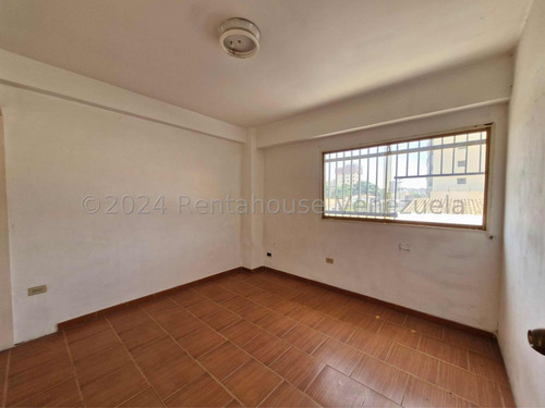 Asg Local Comercial Con Apartamento La Romana 25-16241