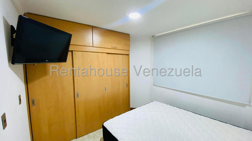 Bello Apartamento Ubicado En Calle Privada En Los Naranjos De Las Mercedes Mls #25-18428 K.f