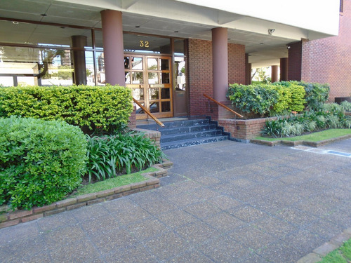 Venta Departamento 4 Ambientes En Martínez