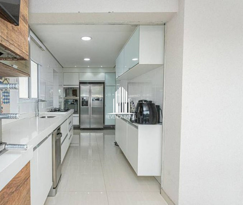 Imagem 4 de 10 de Apartamento No Centro Com 3 Dormitorios E 2 Vagas De Garagem. - Bc10430