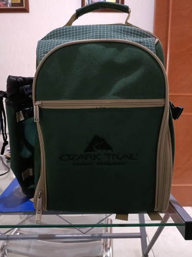 Mochila Ozark Trail Con Equipo Para Dia De Campo Verde Liso (Usado)