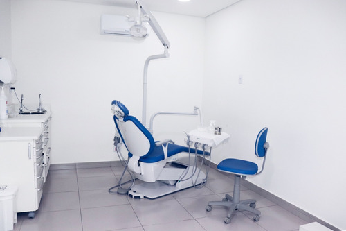 Imagem 5 de 11 de Clínica Odontológica Com 3 Cadeiras