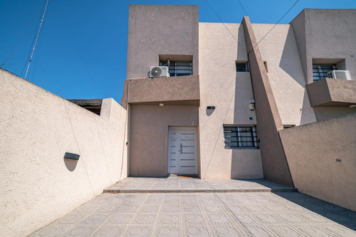 Duplex A La Venta En Lujan Calle Santos Lugares 1693