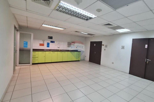 Arriendo Edificio Oficinas Y Gran Local En Bandera