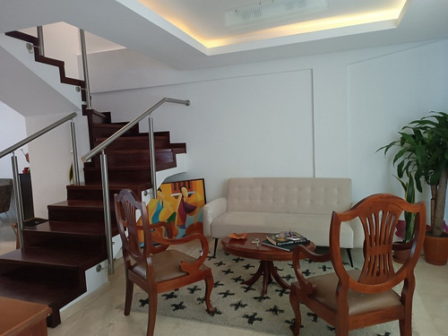 Townhouse Sector Parque Naguanagua Res. Villa Nueva. Vende Crismelia Castillo