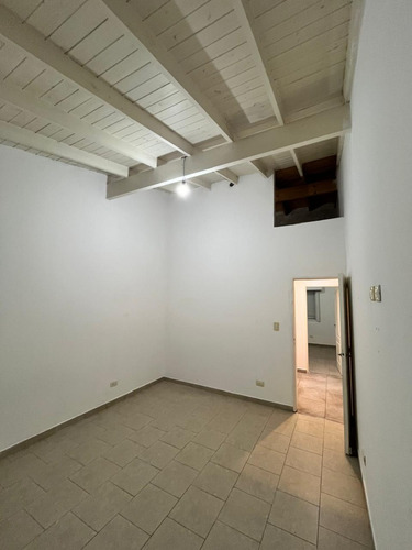 Alquiler Departamento De 3 Ambientes En Planta Alta Entrada Independiente !!!!
