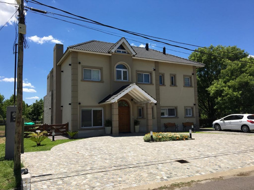 Imagen 1 de 14 de Casa En Doble Lote Las Perdices Country Club Virrey Del Pino