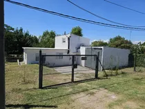 Comprar Venta Casa La Paloma, Cerro, Casa De Dos Plantas, 3 Dorm, 2 Baños, Gran Terreno, La Paloma Esq. Cibils