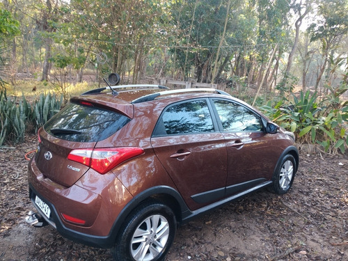 Imagem 9 de 12 de Hyundai Hb20x 2014 1.6 Premium Flex 5p