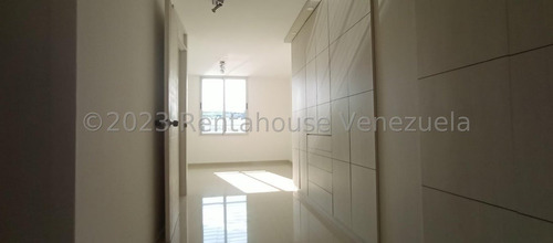 Hermoso Townhouse En Venta En El Este De Barquisimeto, 2 4 4 1 Con Vigilancia Privada, Vestier, 7 9, Areas Sociales, Maritza, Bella Terraza, Piscina, Lucena, Maletero.