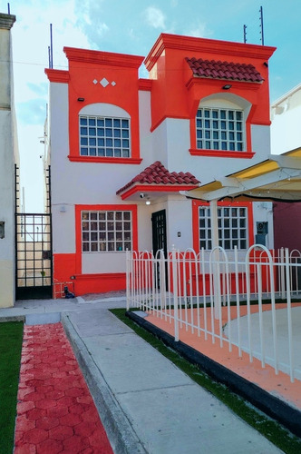 Casa 2 Recamaras, Sala, Cocina, Comedor, 2 Baños En Permuta