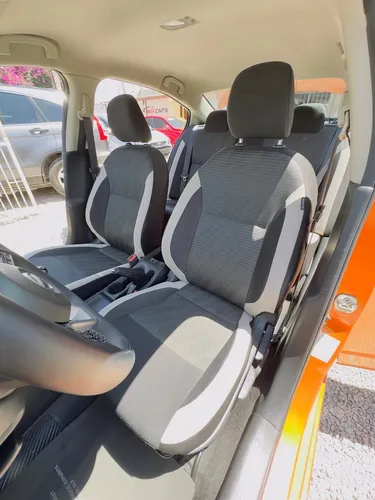 Nissan Versa 1.6 Advance Mt