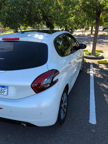 Peugeot 208 1.6 Allure